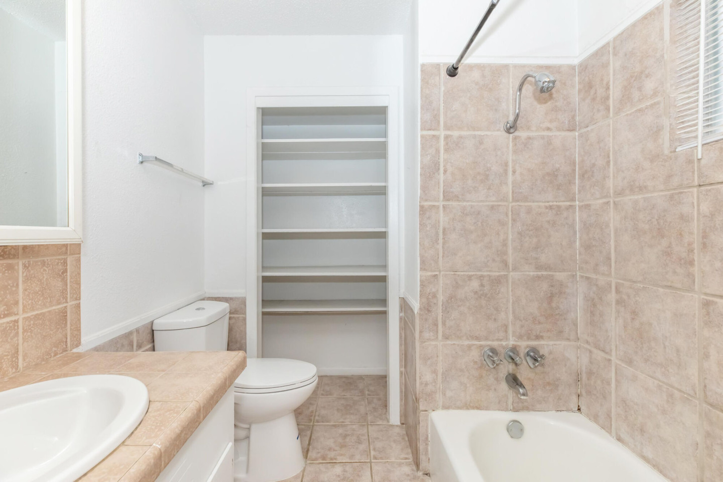 Chateau Santa Fe Apartments Image 65
