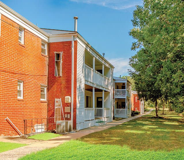 Woodmere Apartments Image 5