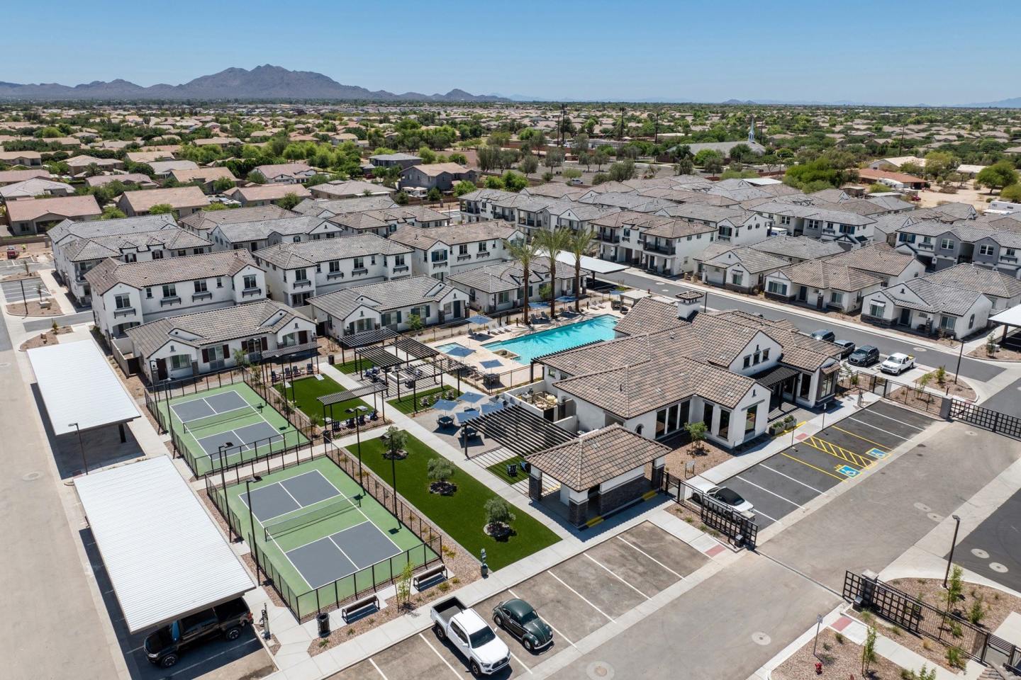 The Stately Queen Creek Image 20