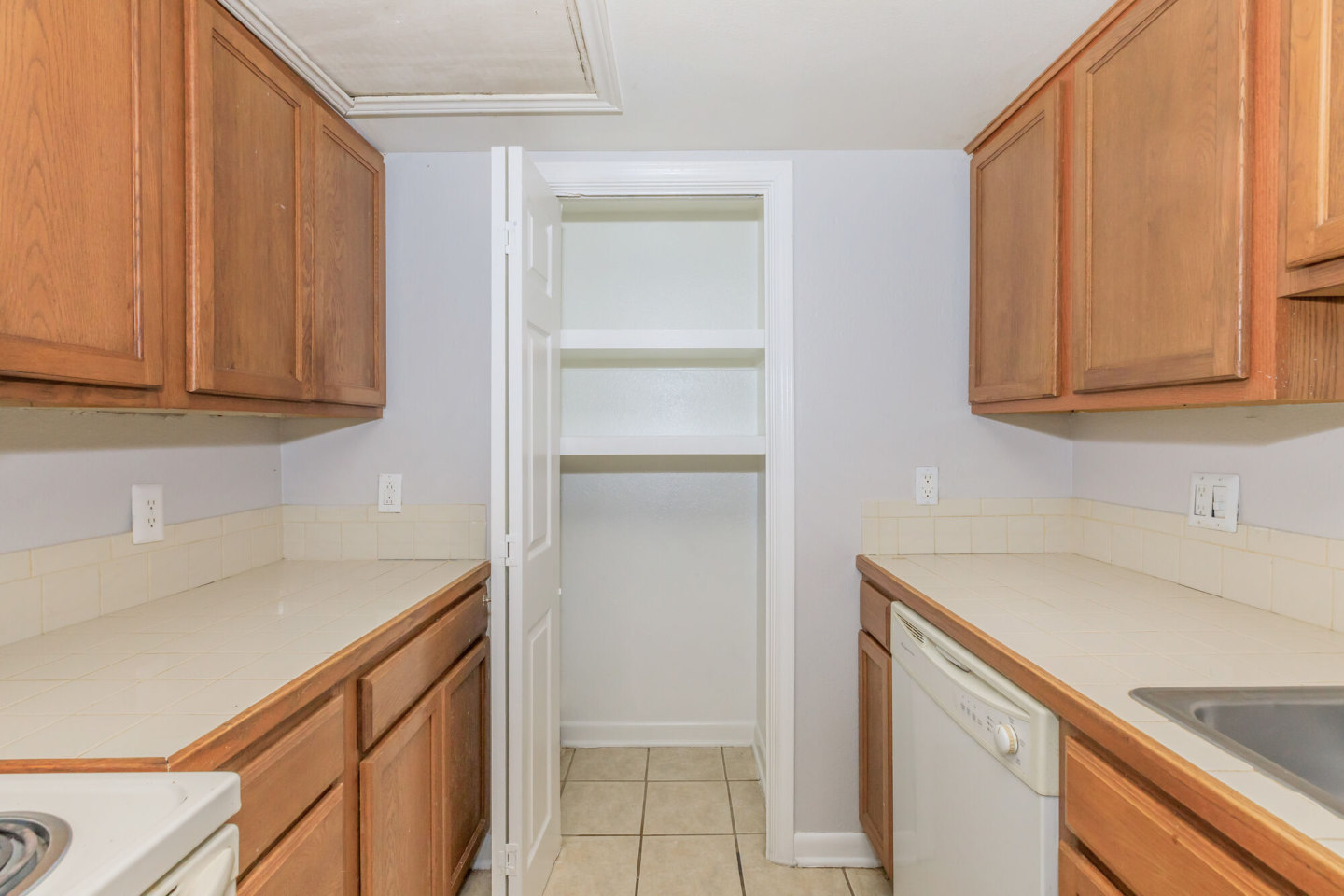 Alameda Apartments Image 9