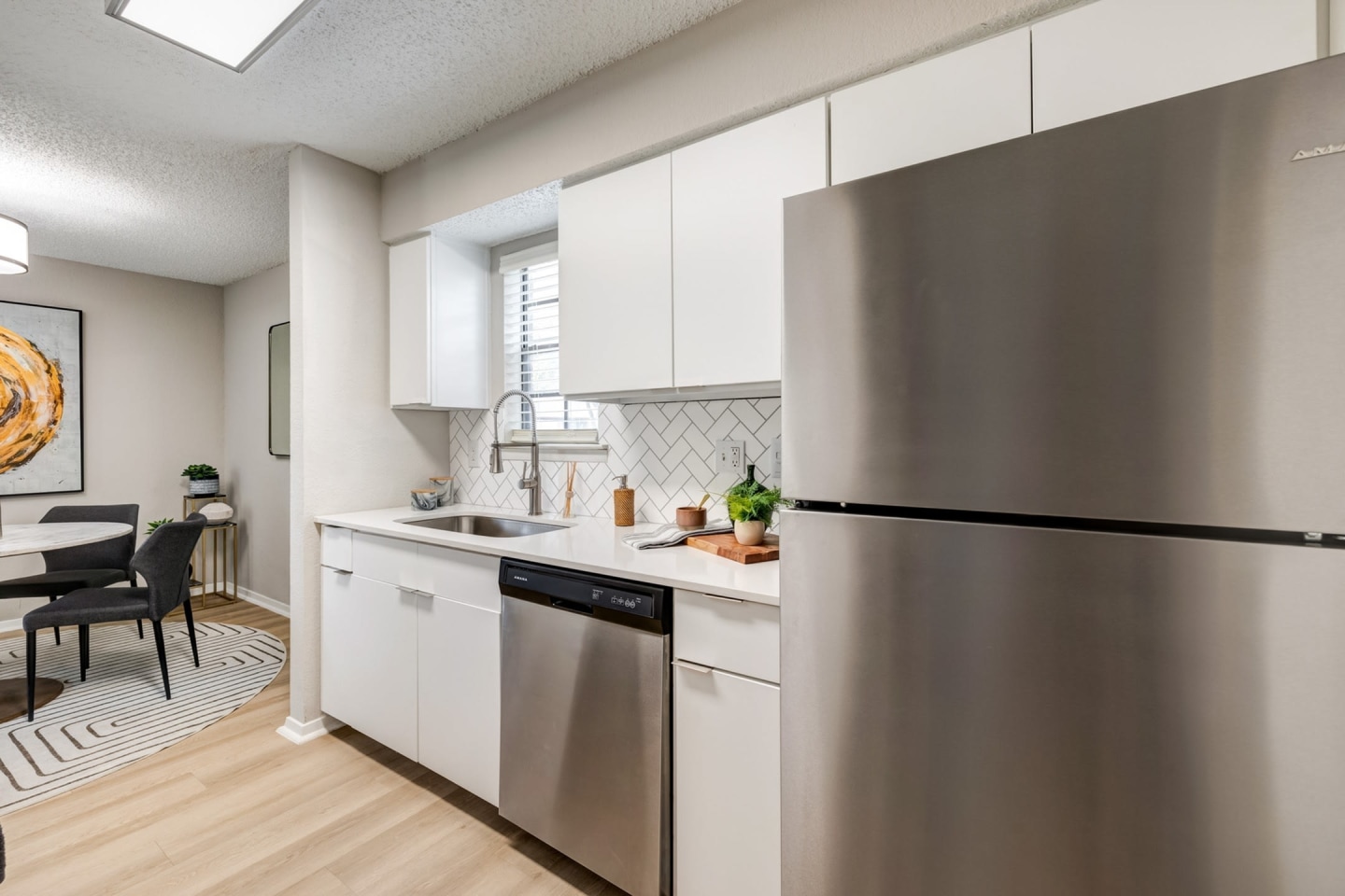 Fox Trails Apartments Image 4