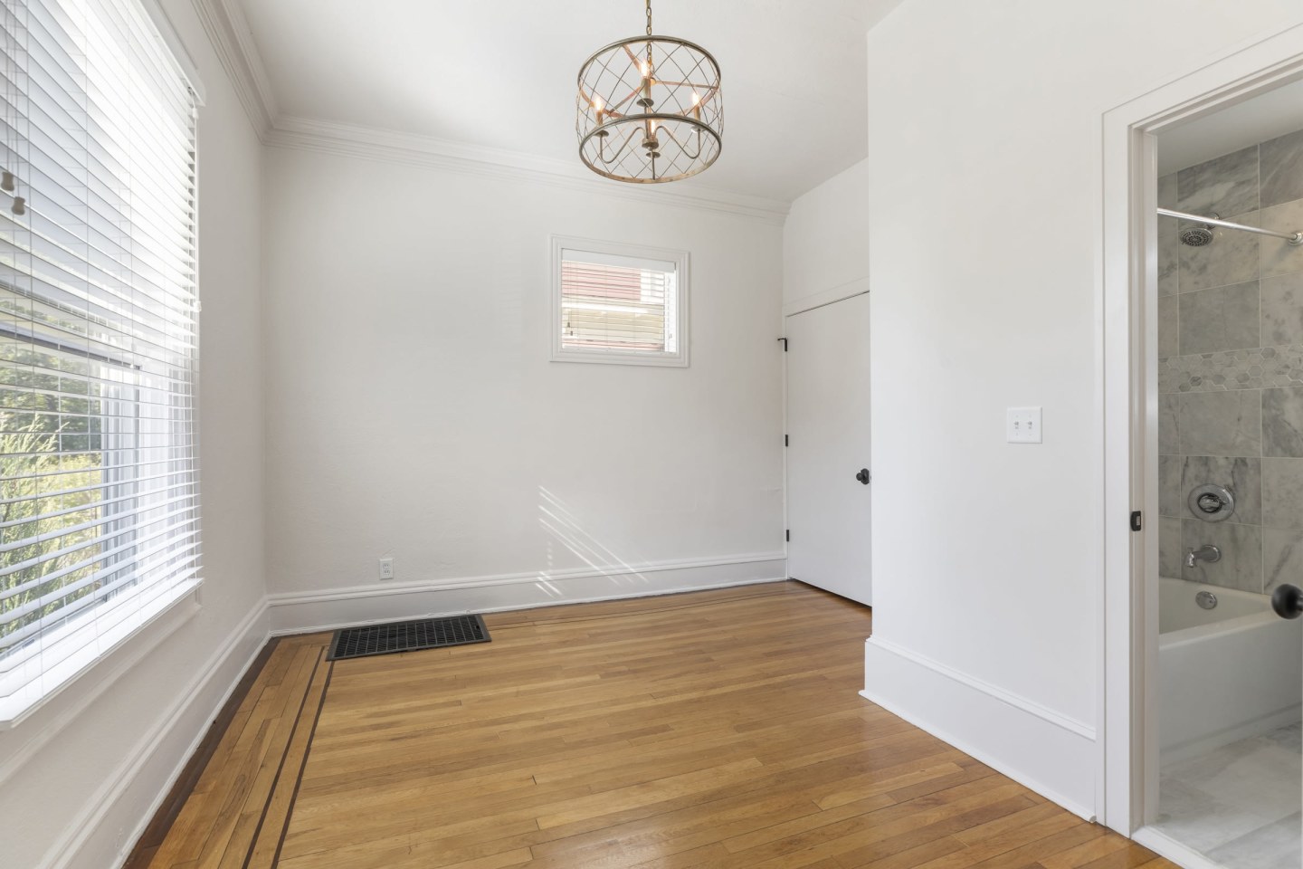 2541 Garfield Image 5