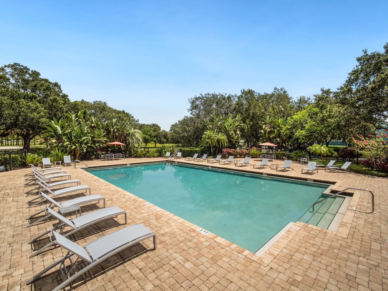 The Savannahs at James Landing Apartments Image 7