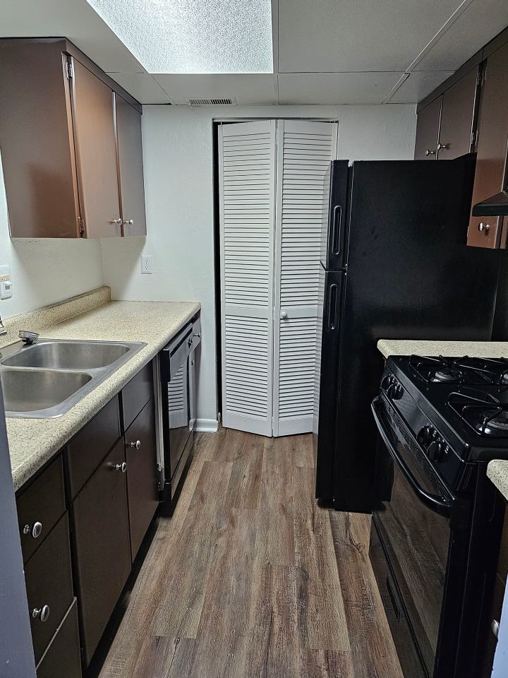 Hillcrest Apartments Image 5