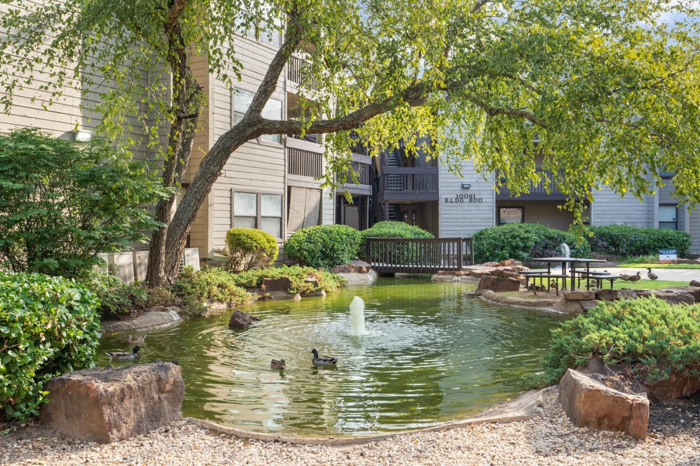 Sheridan Springs Apartments Image 36