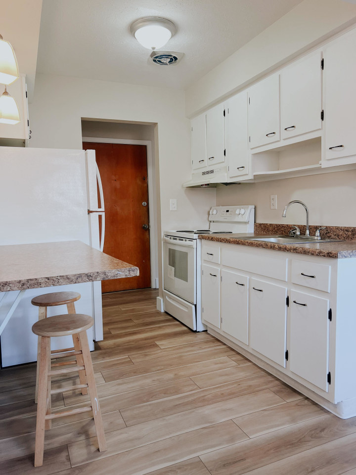 Emerald Village Apartments Image 2