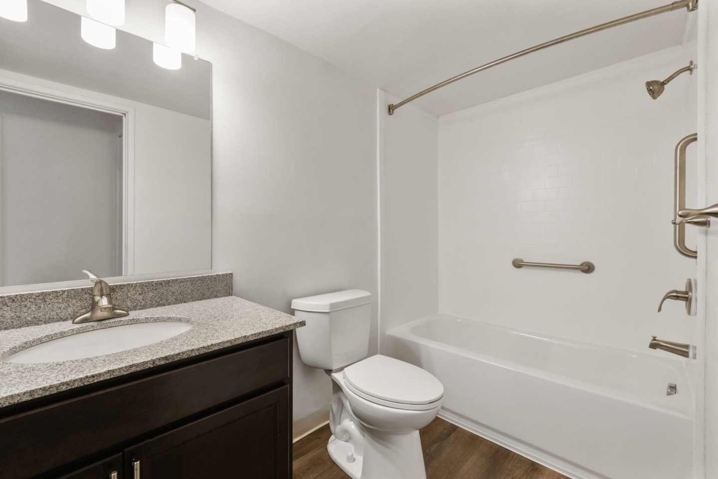 Country View Apartments Image 5
