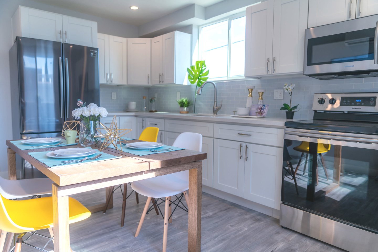 1729 W Adams Boulevard - Co-Living Image 2