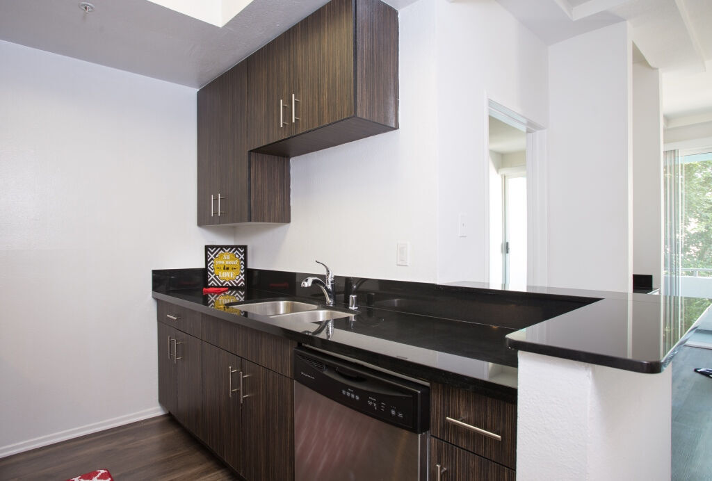 5119 Maplewood Image 4