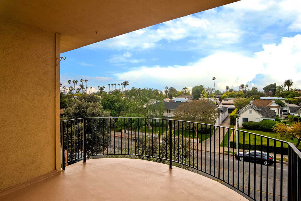 Los Robles Apartments Image 3
