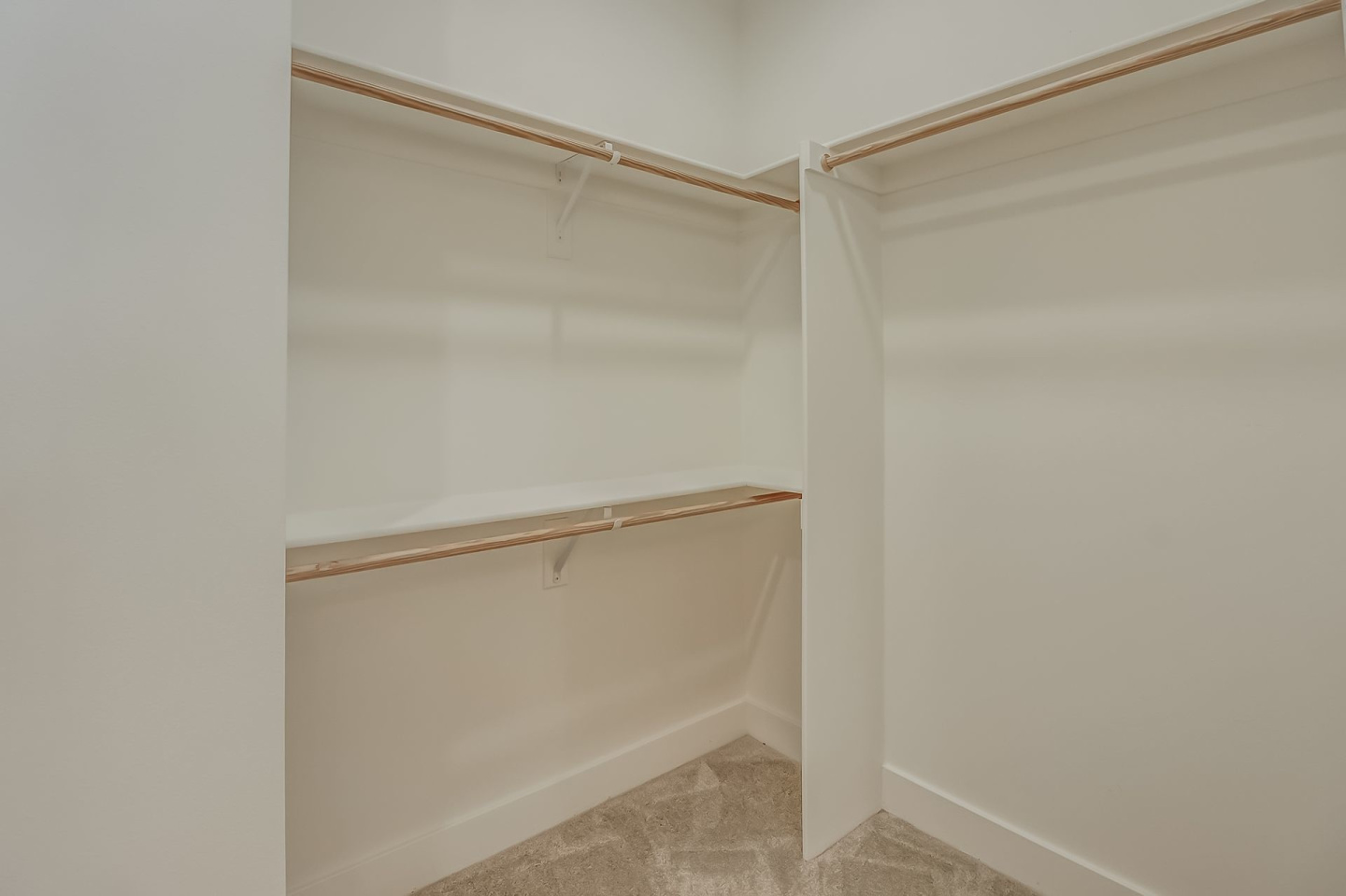 Axis 2300 Image 97