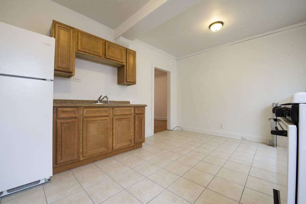 11111 S Vernon Image 3