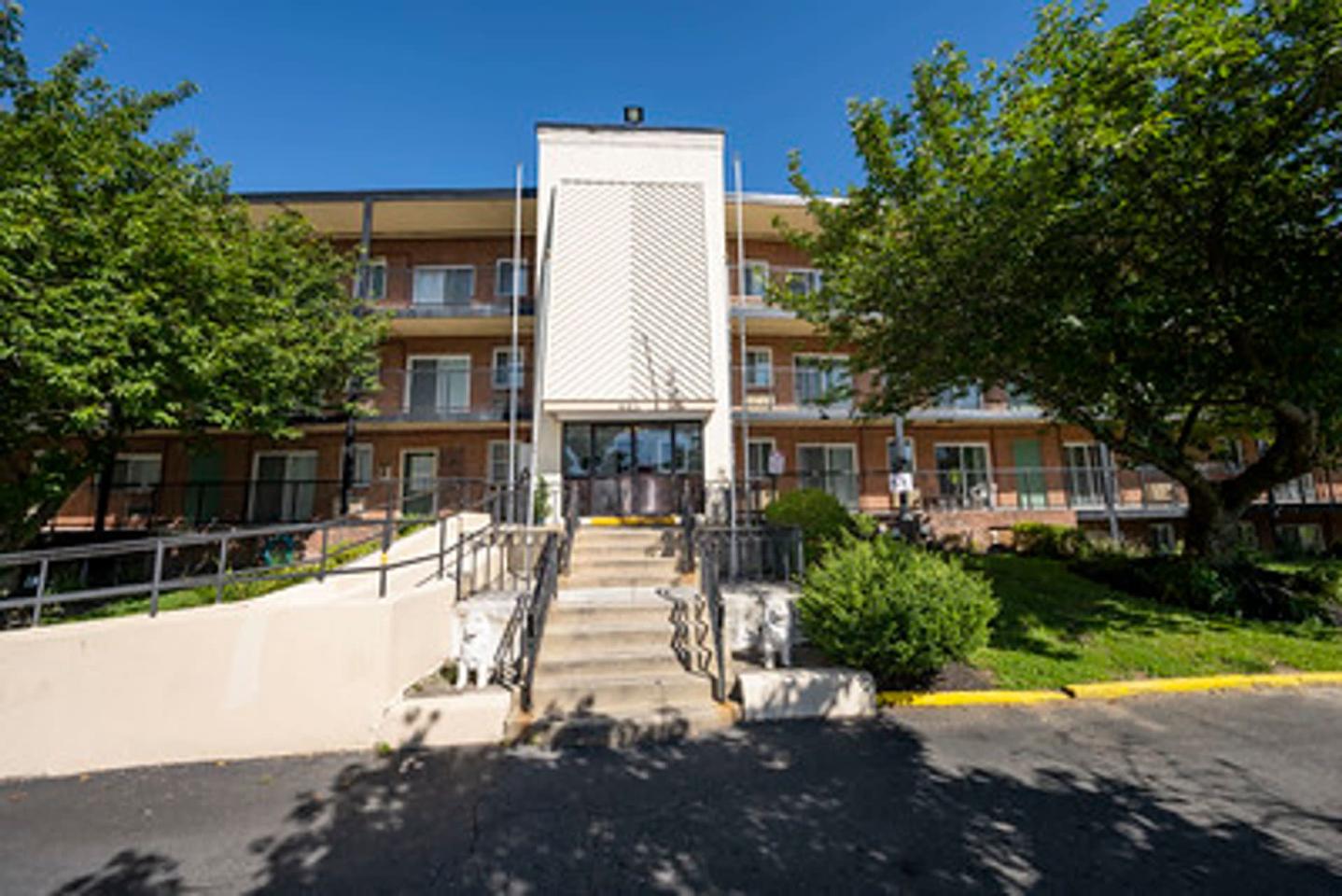 Walnut Terrace Image 6