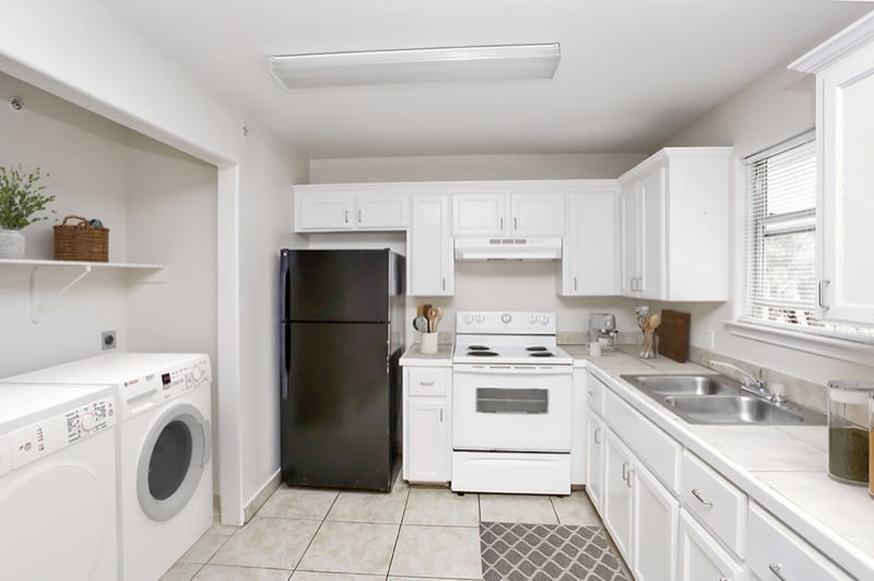 Palm Tree Apartments Image 13