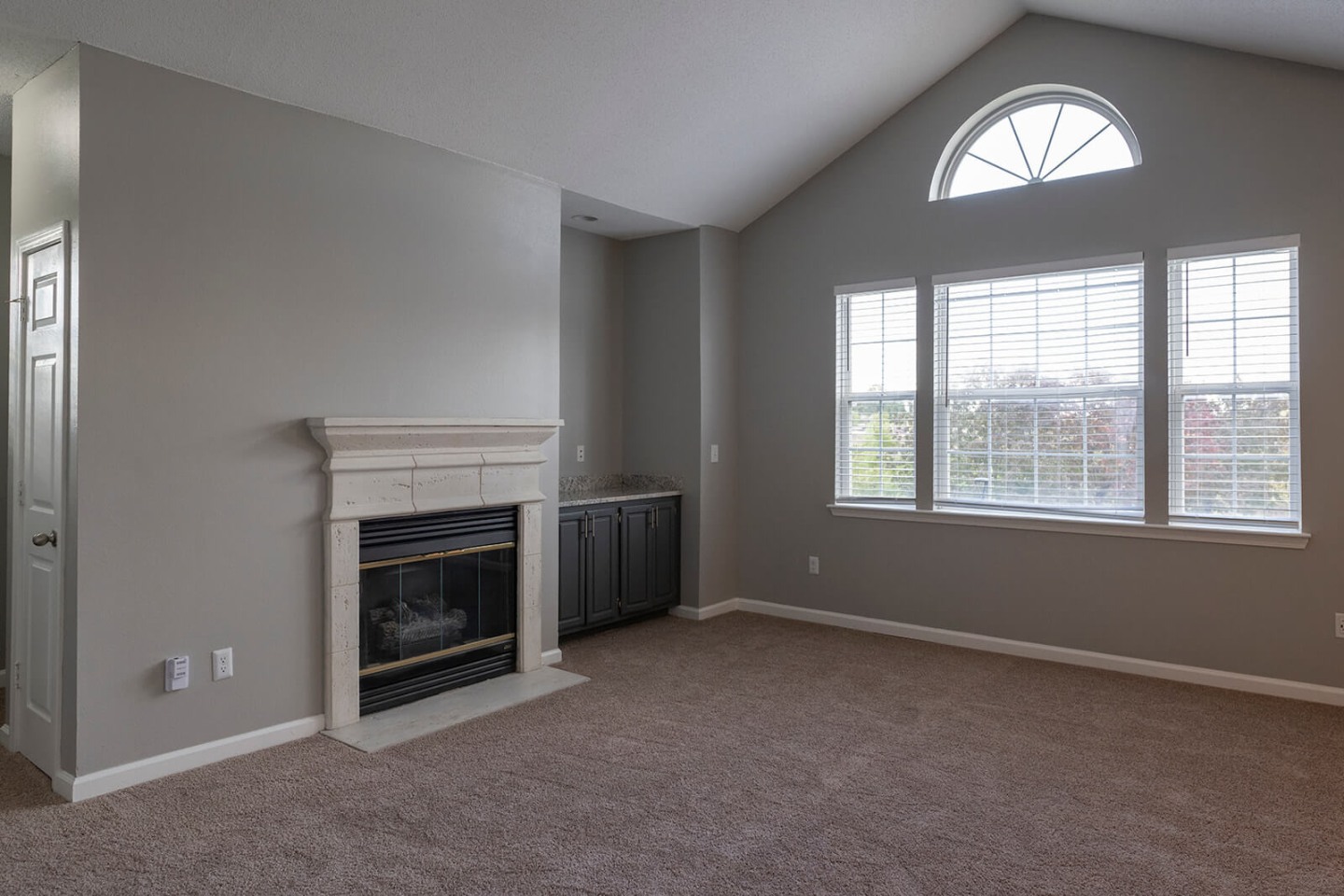Pinnacle Pointe Apartments Image 37