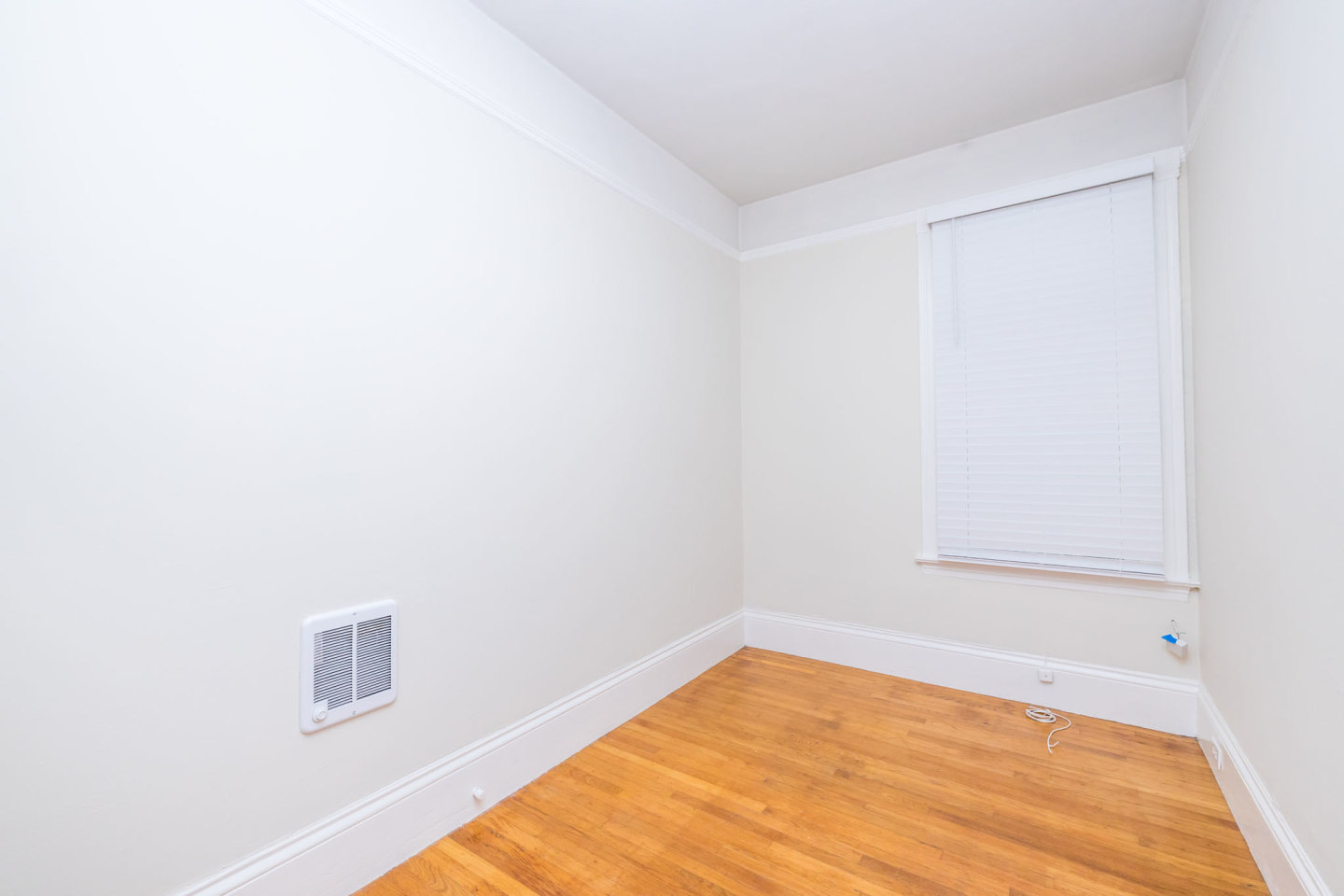 1060 PINE Apartments Image 16