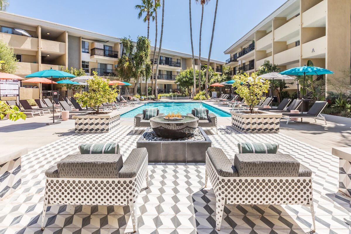 The Plaza at Sherman Oaks Image 22