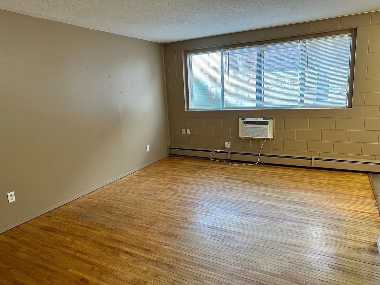 2926 Harriet Ave S Image 2