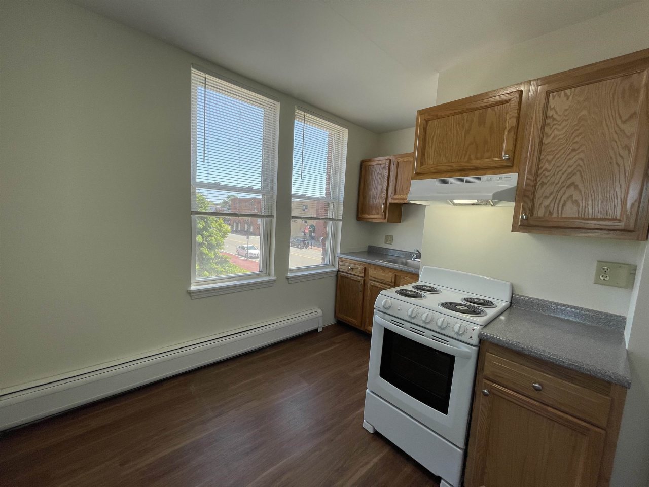 15 West Broadway Image 35
