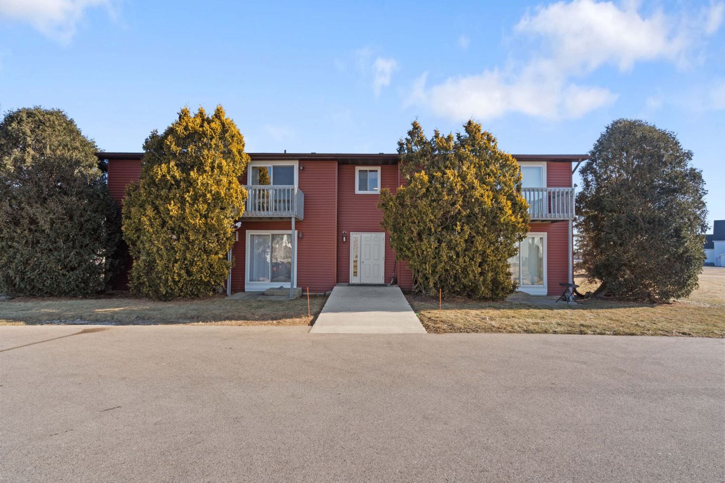 Pine Terrace Apartments Image 1