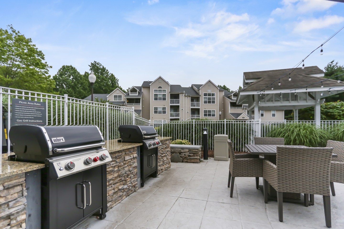 The Royce at Trumbull Image 16