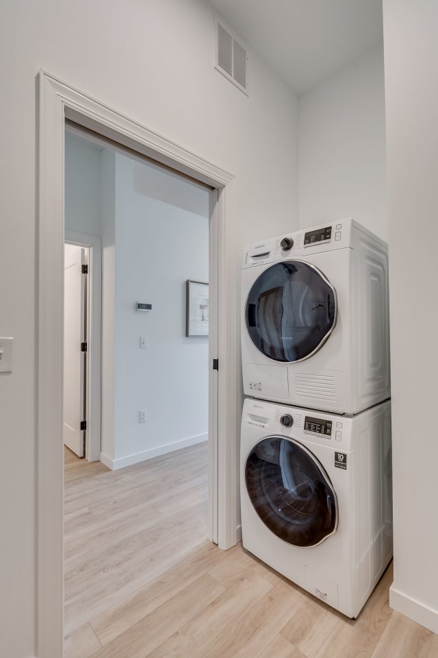 Linden Flats Image 12