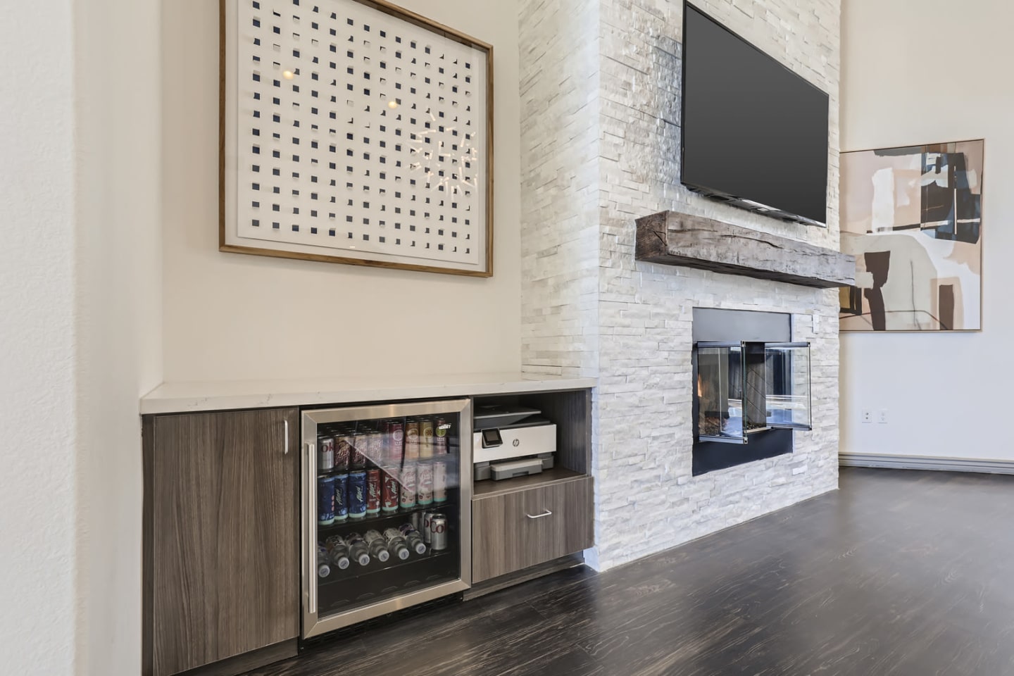 Mandarina Apartment Homes Image 2