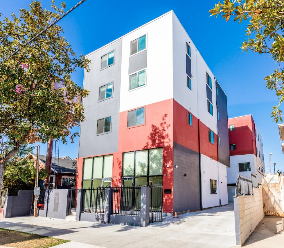 1815 W Adams Boulevard - Co-Living Image 14