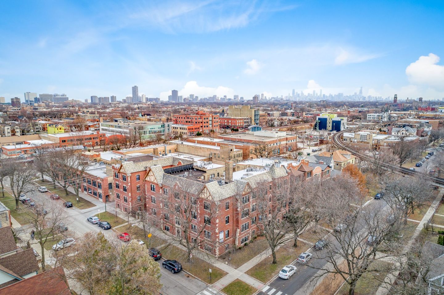 4651 North Wolcott Ave. Apt. Image 3