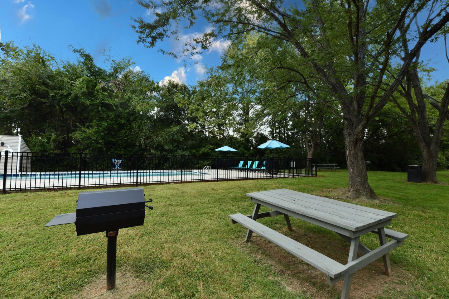 Park on Country Club Image 31