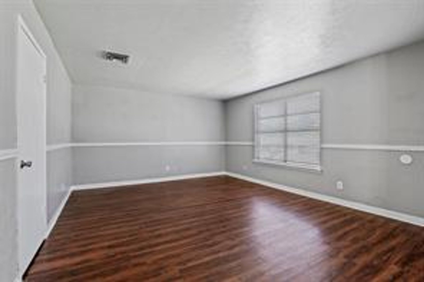 Ennis Place Image 13