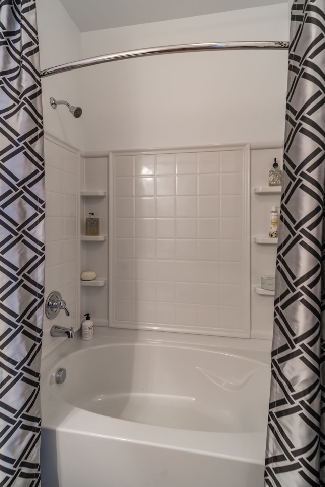 Crenshaw Grand Apartments Image 7