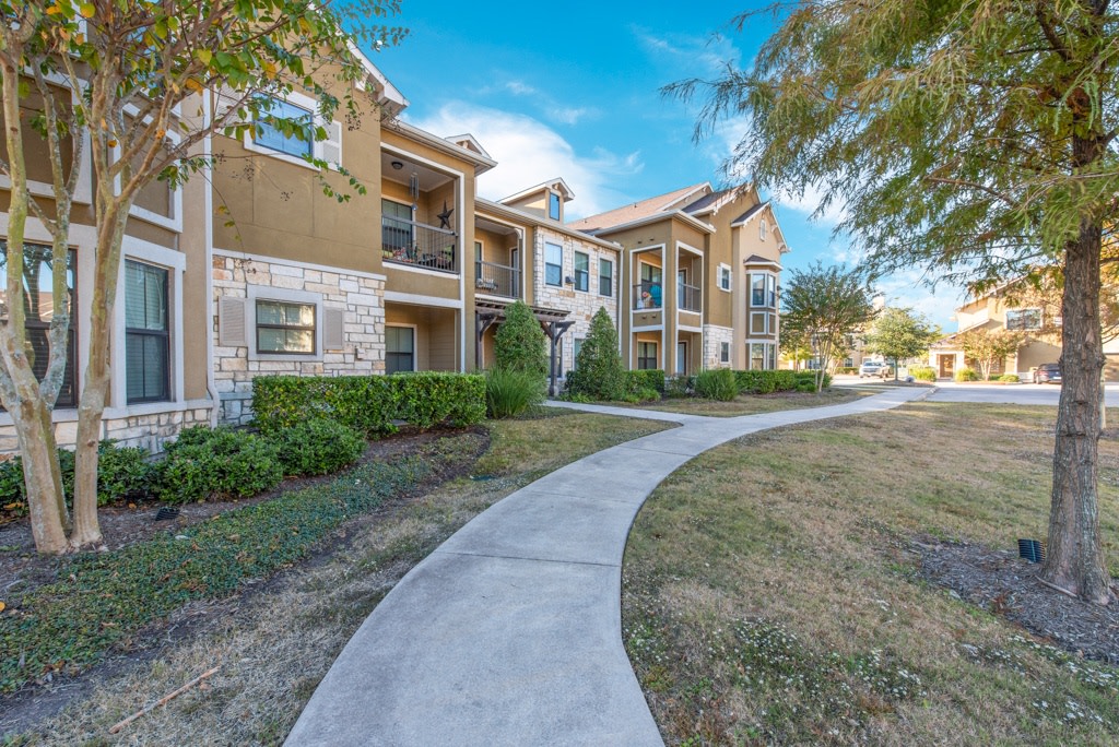 Avenues at Tuscan Lakes Image 27