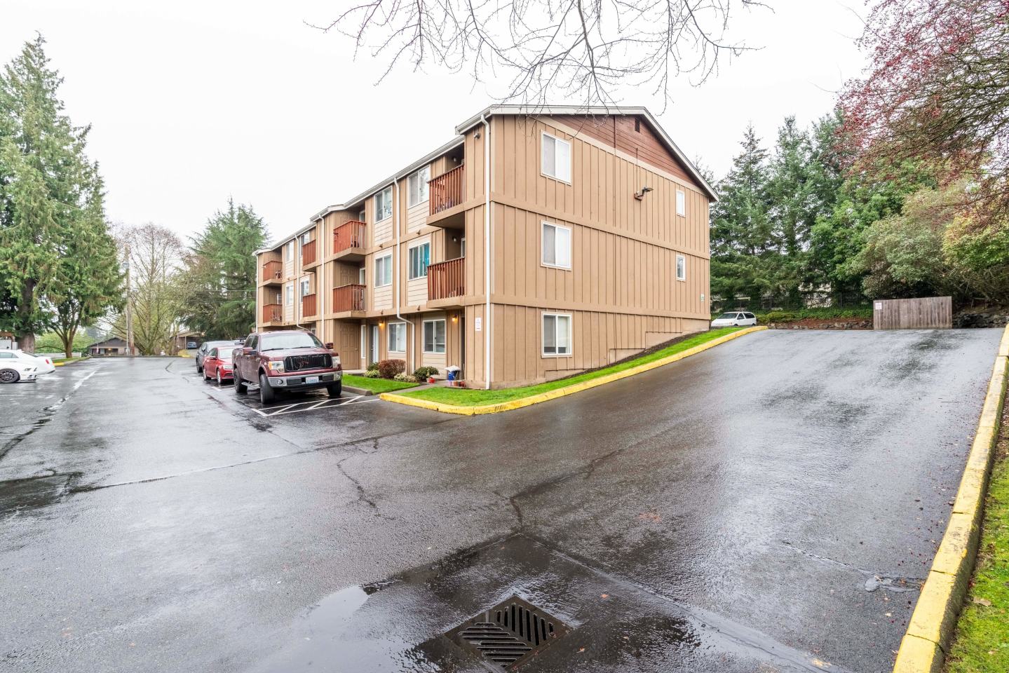 Cheney Heights Image 24