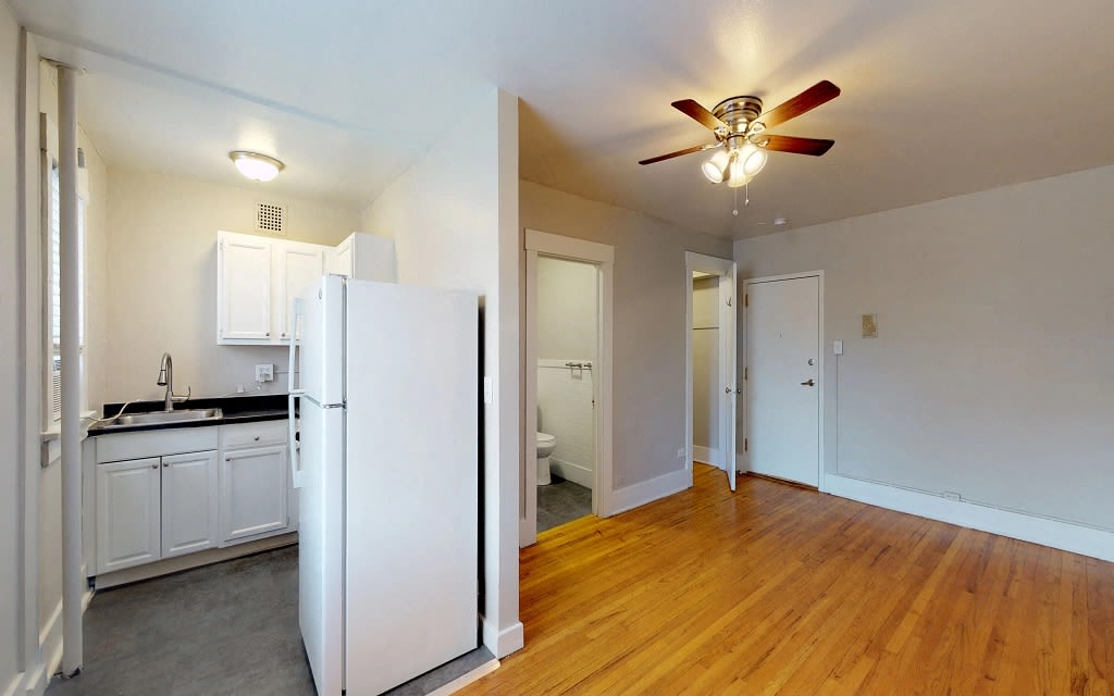 1170 Logan Image 7