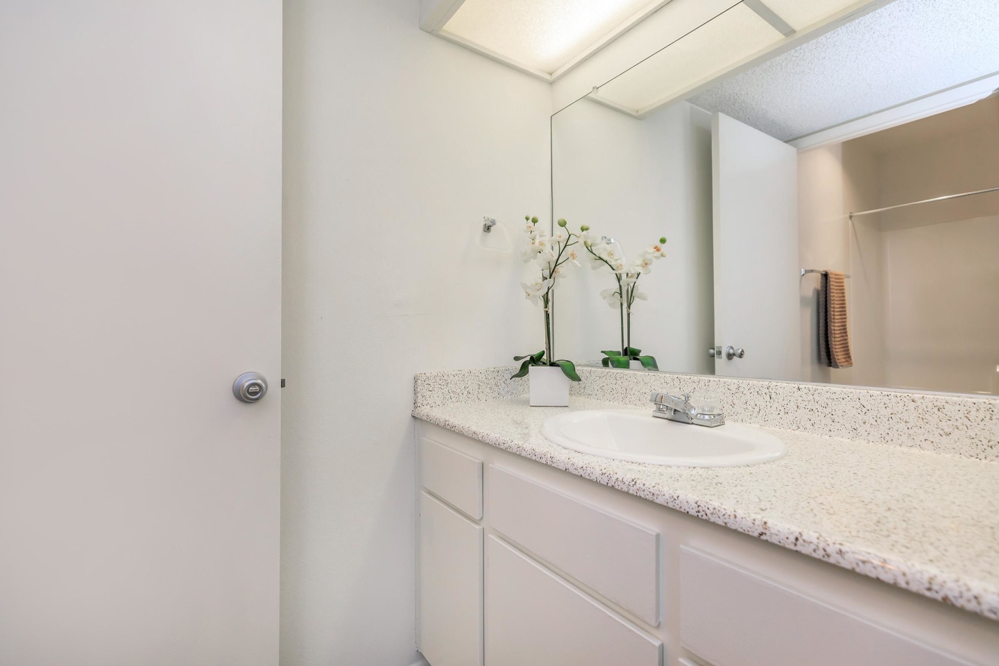 Country Hills Apartment Homes Image 35