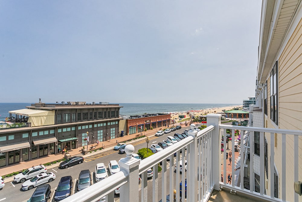 Pier Village Image 40