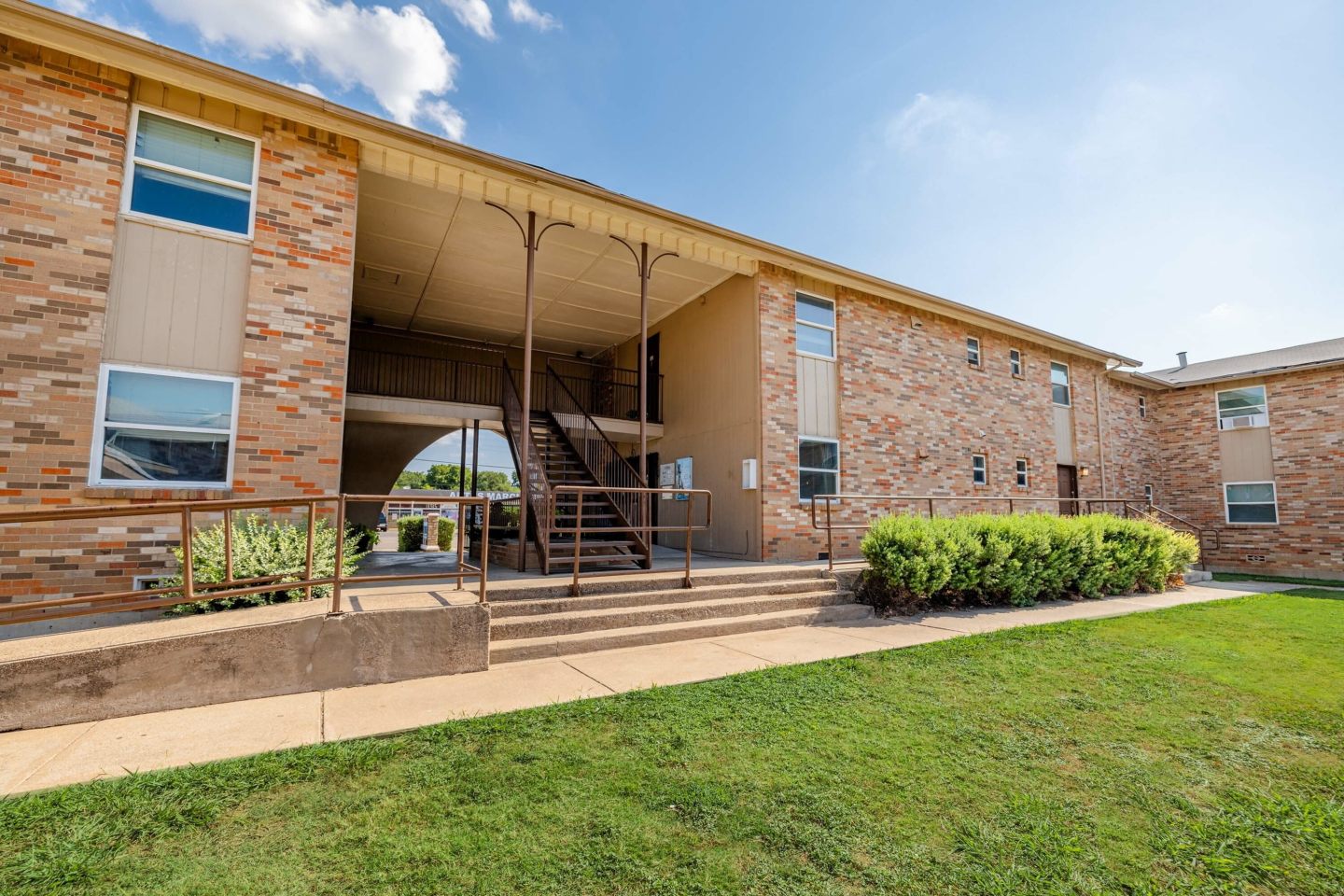 Estrella at Seminary Apartments Image 11