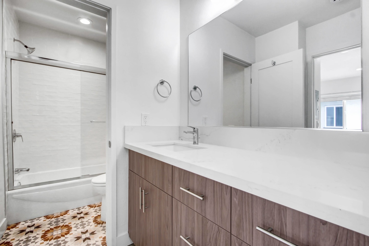 Hollywood Hills Apartments Image 15