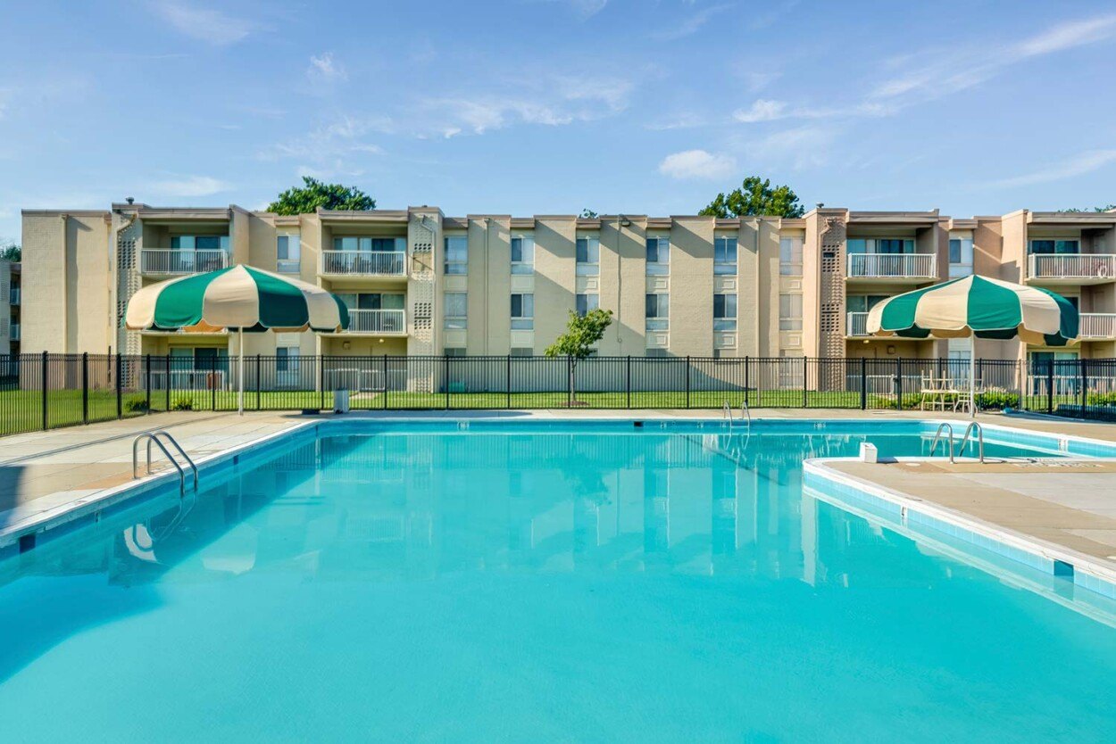 Lerner Surrey Square Apartments Image 14
