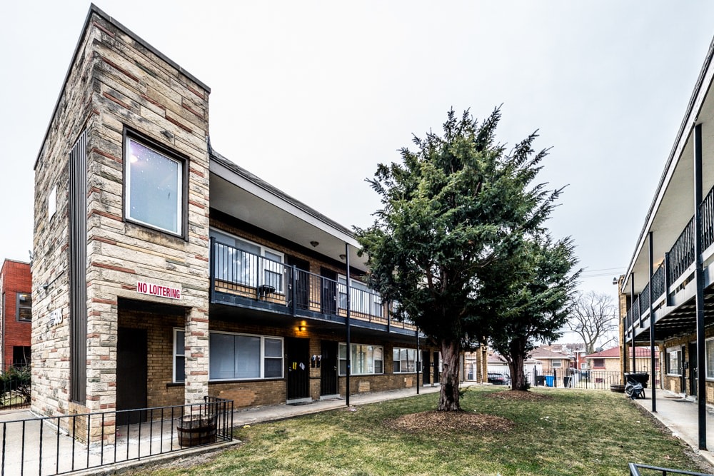 5015 W Jackson Blvd Image 2