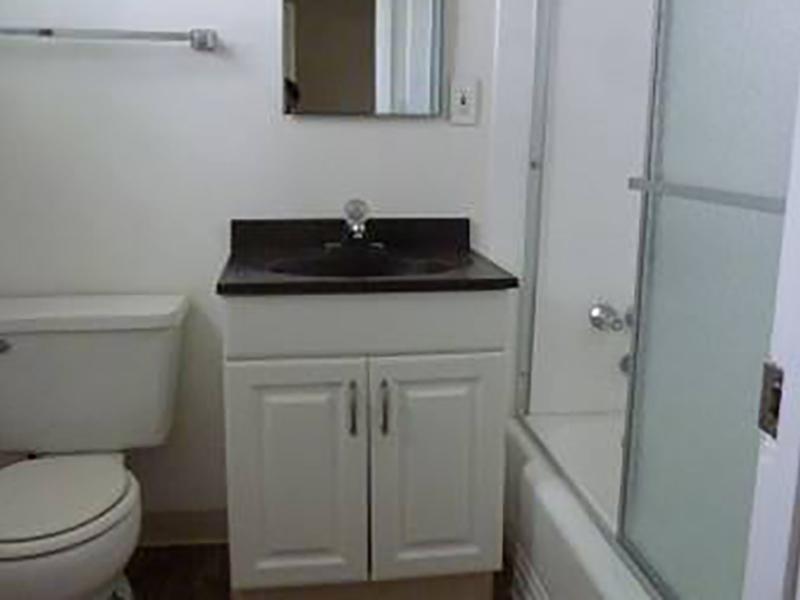 Woodside Place Apartments Image 6