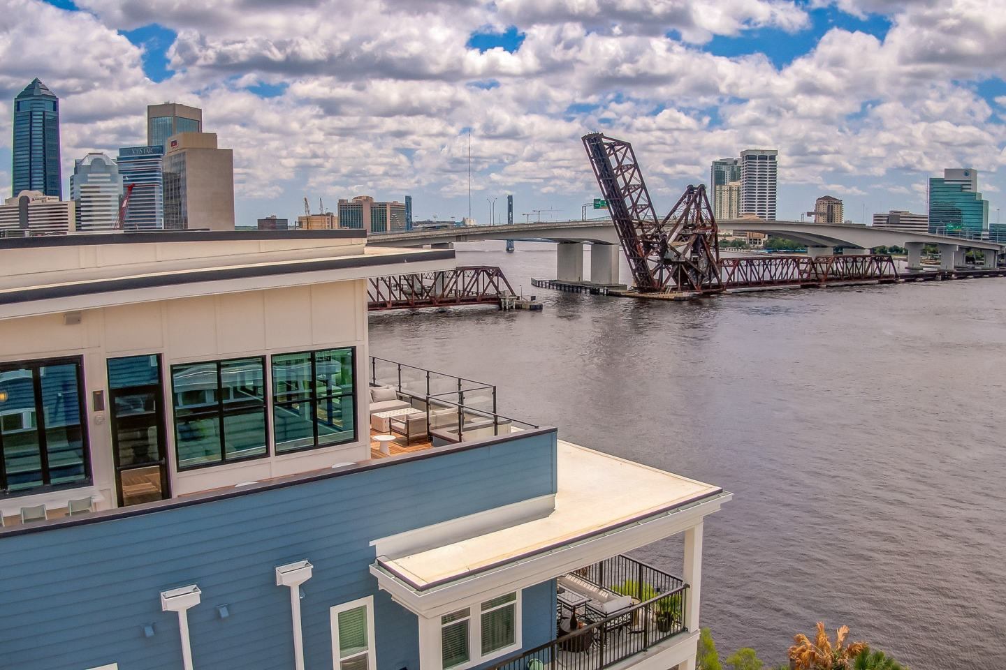 One Riverside Image 47