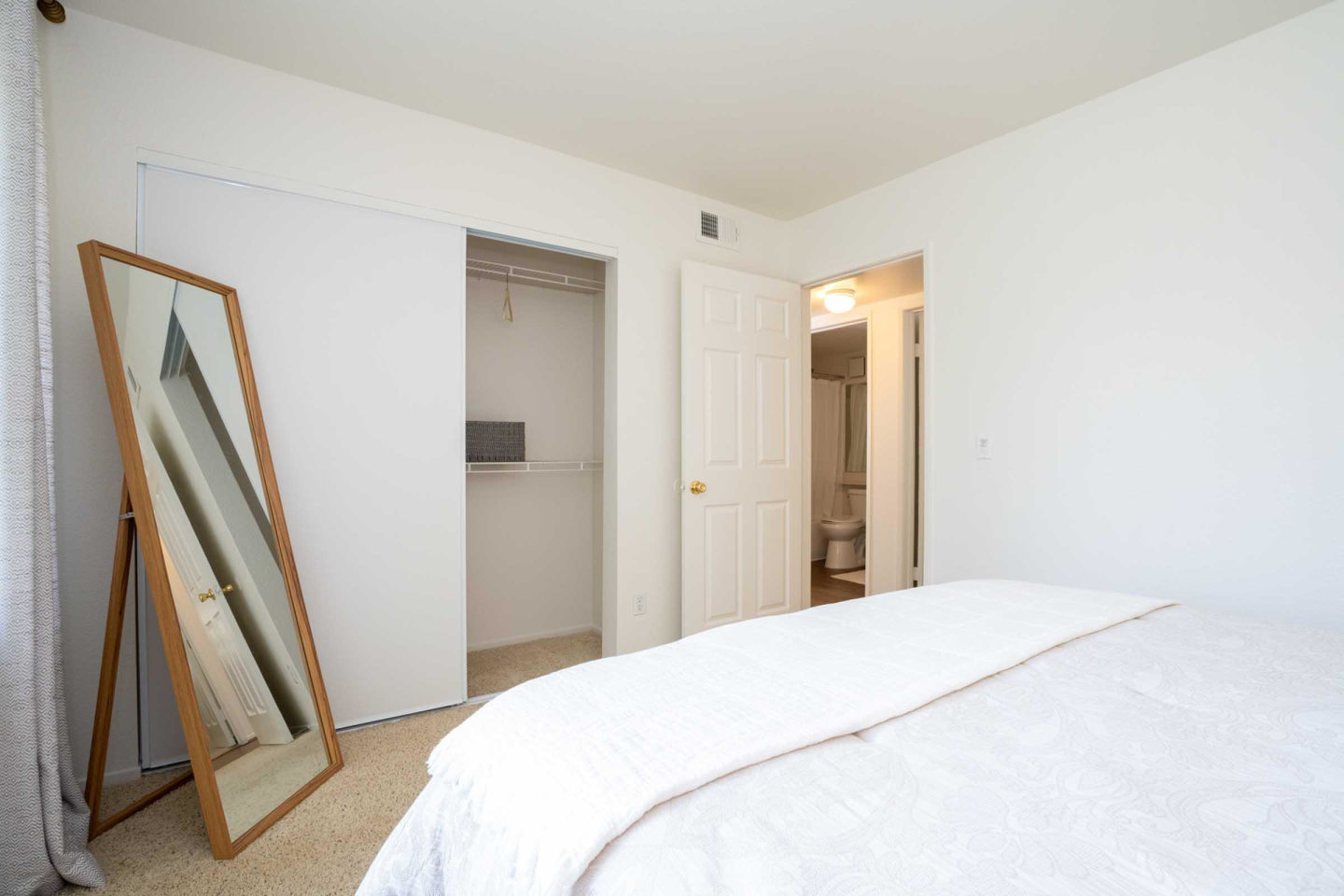 Riverpark apartment homes Image 11