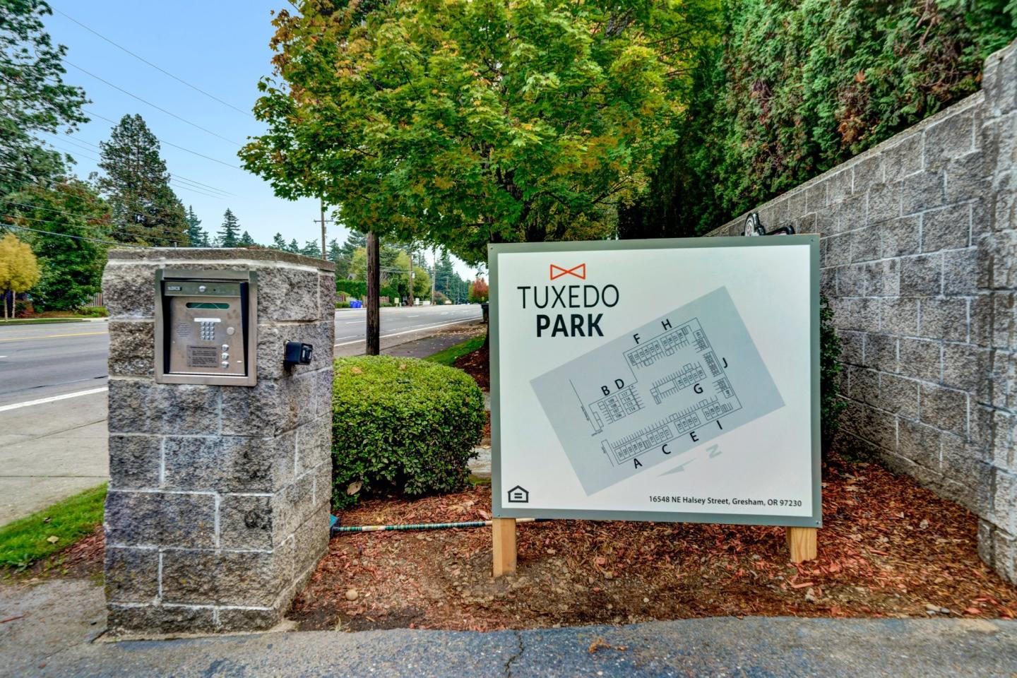 Tuxedo Park Image 42