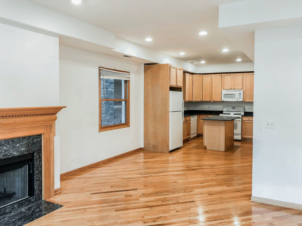 1321 W Belmont Image 5