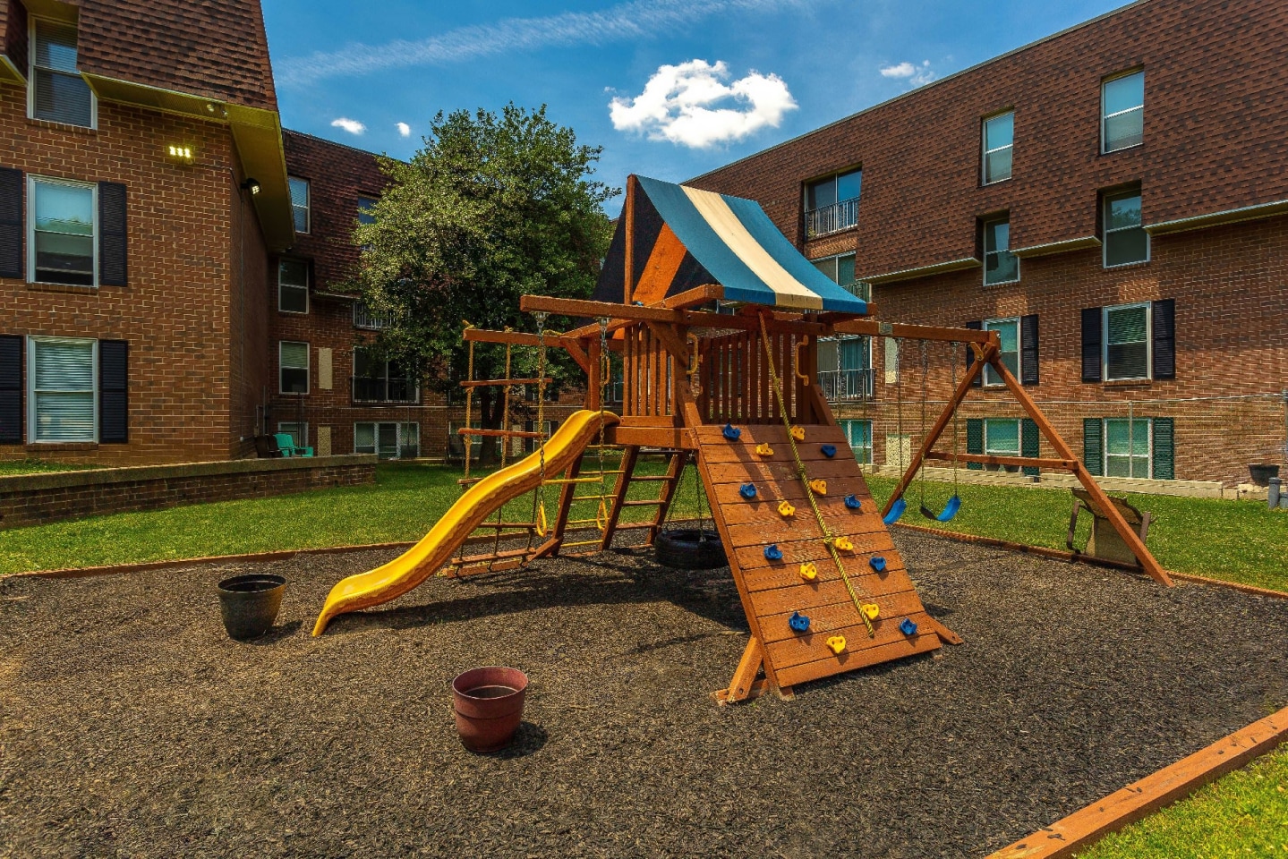 7400 Roosevelt Image 4