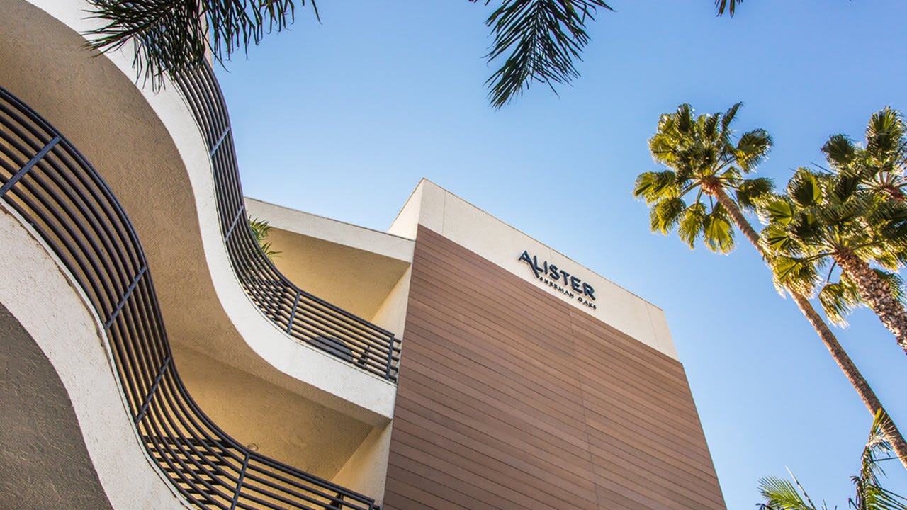 Alister Sherman Oaks Image 6