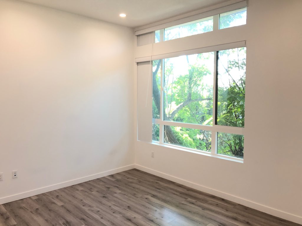 6844 WOODMAN AVE Image 7