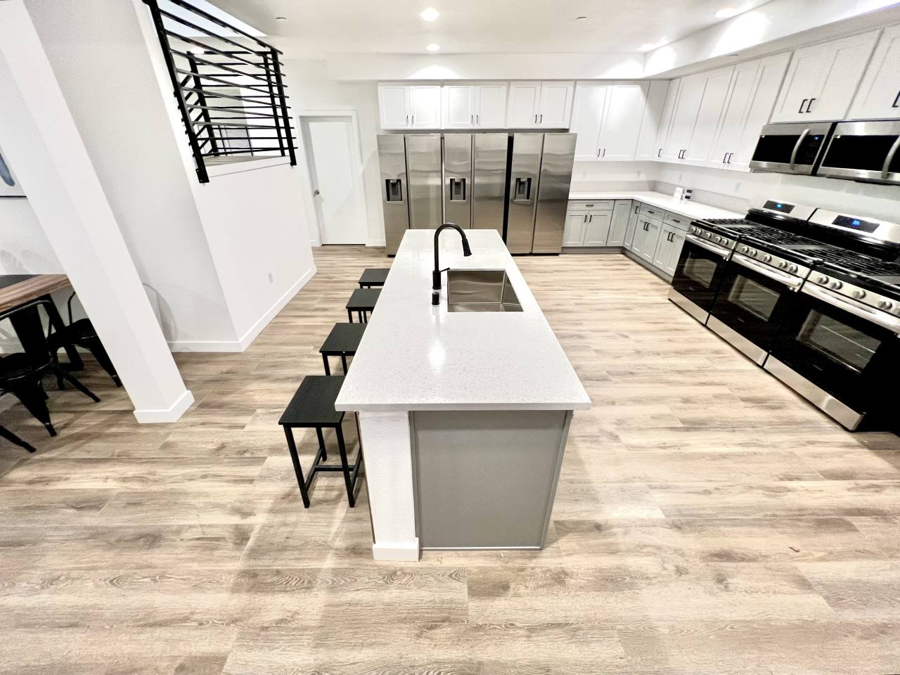 1587 W 35th Street - Co-Living Image 9